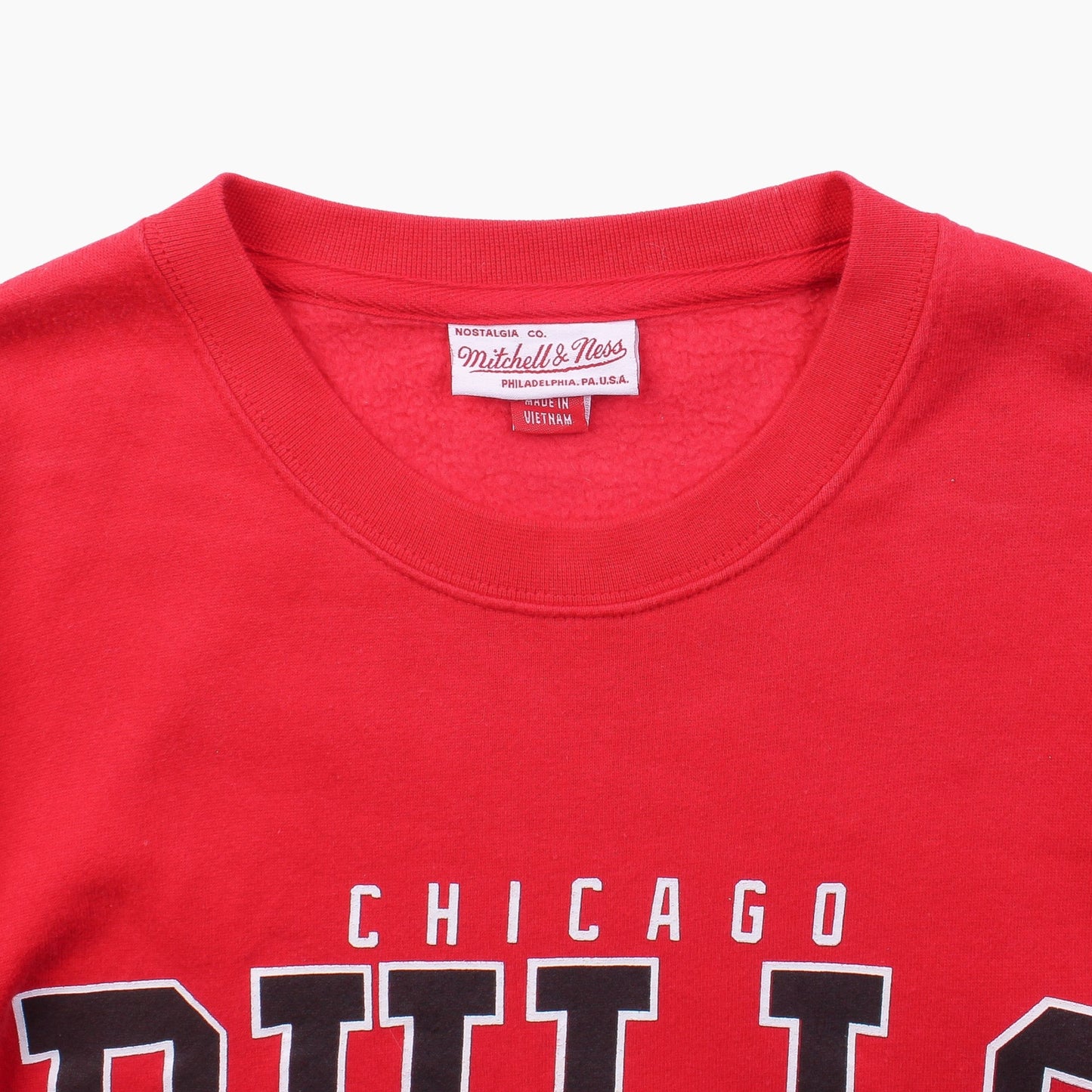 Vintage 'Chicago Bulls' Graphic Sweatshirt - American Madness