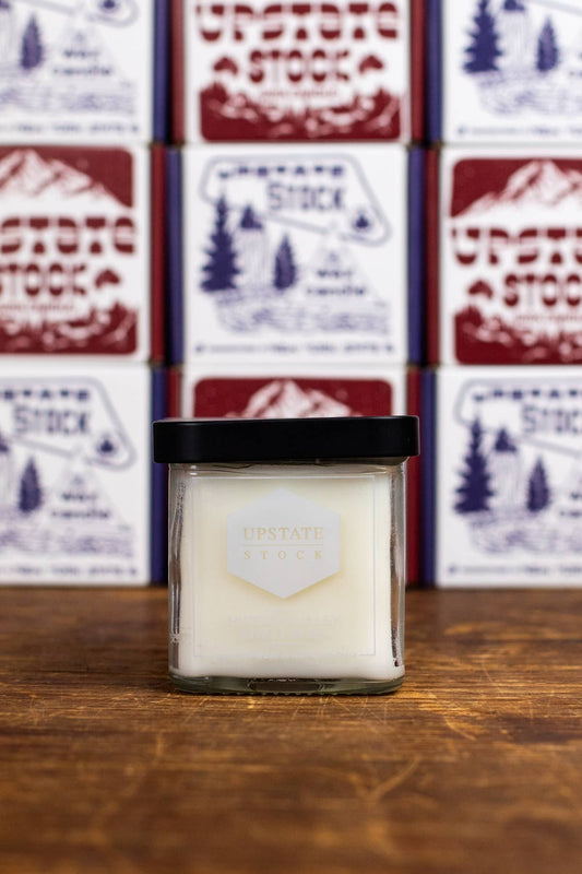 Sawkill Greenleaf Coconut Wax Candle: Amber - American Madness