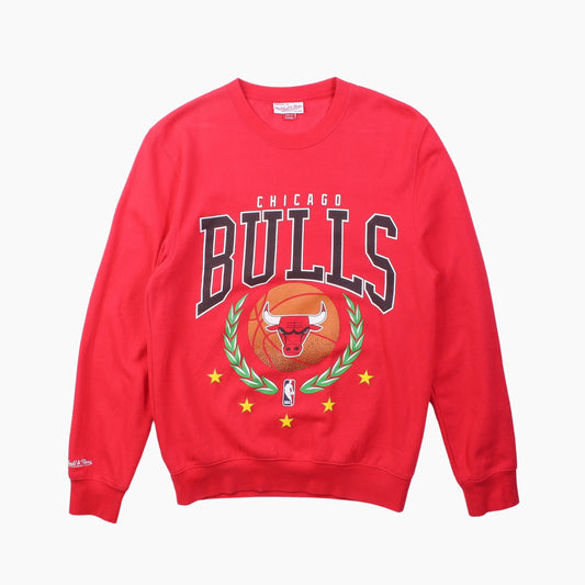 Vintage 'Chicago Bulls' Graphic Sweatshirt - American Madness