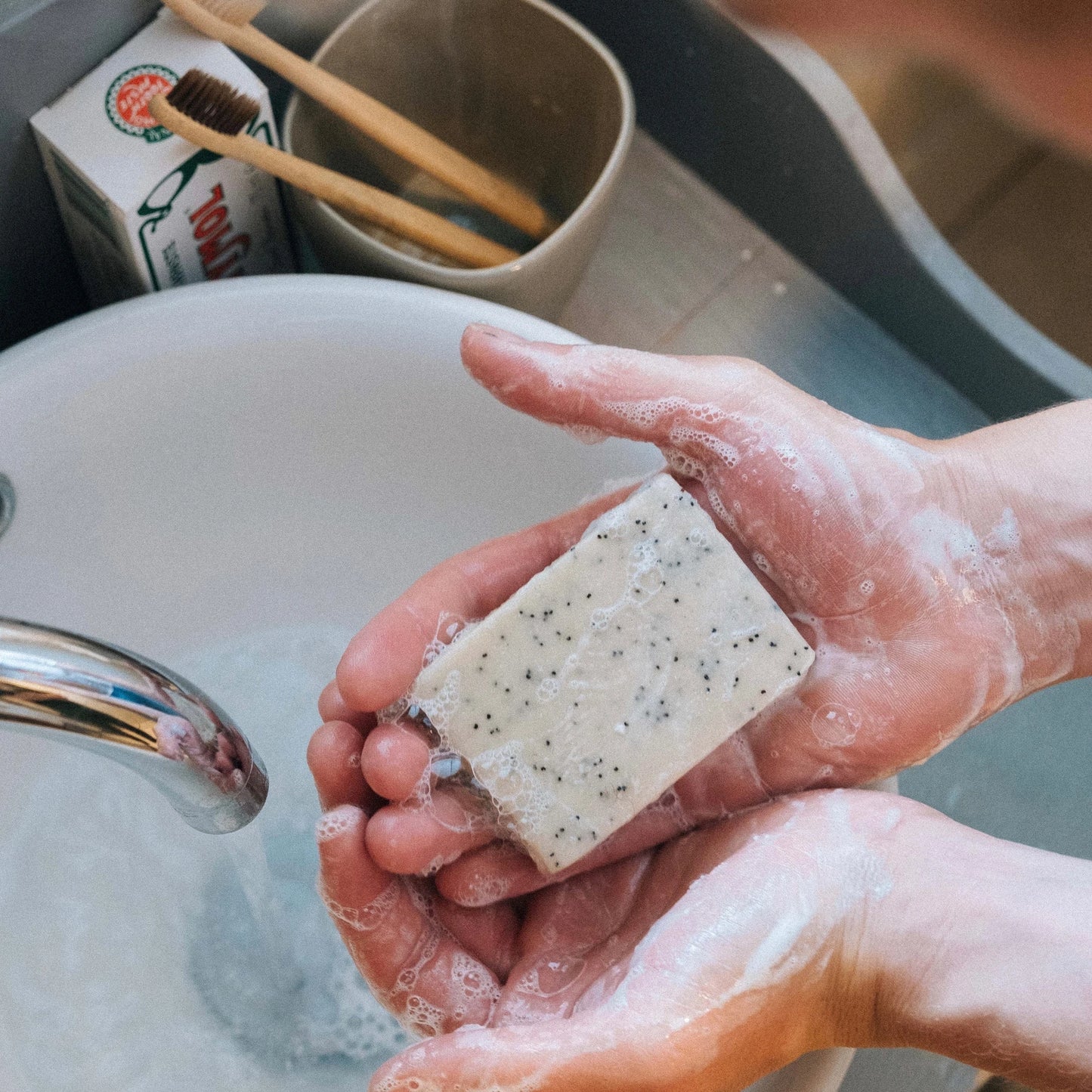 Natural Soap - Lavender & Litsea with Poppy Seeds - American Madness